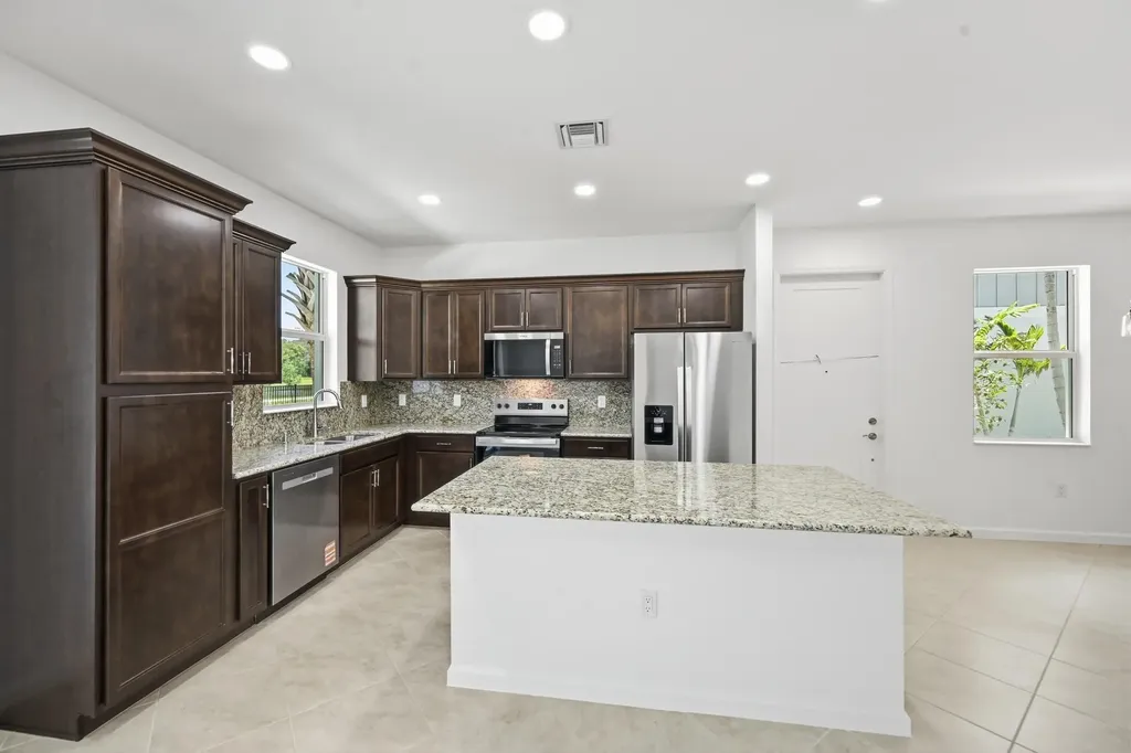 4332 Brookgreen Square Westlake FL 33470