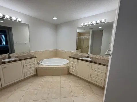 20 Harbour Isle Drive W Fort Pierce FL 34949