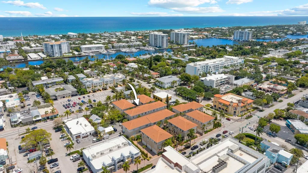 72 SE 6th Avenue Delray Beach FL 33483