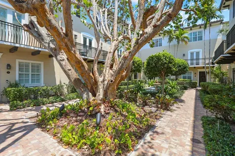 72 SE 6th Avenue Delray Beach FL 33483