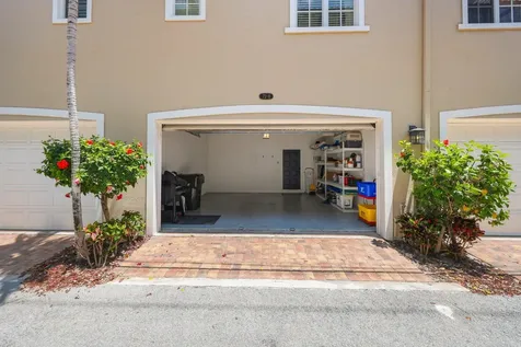 72 SE 6th Avenue Delray Beach FL 33483