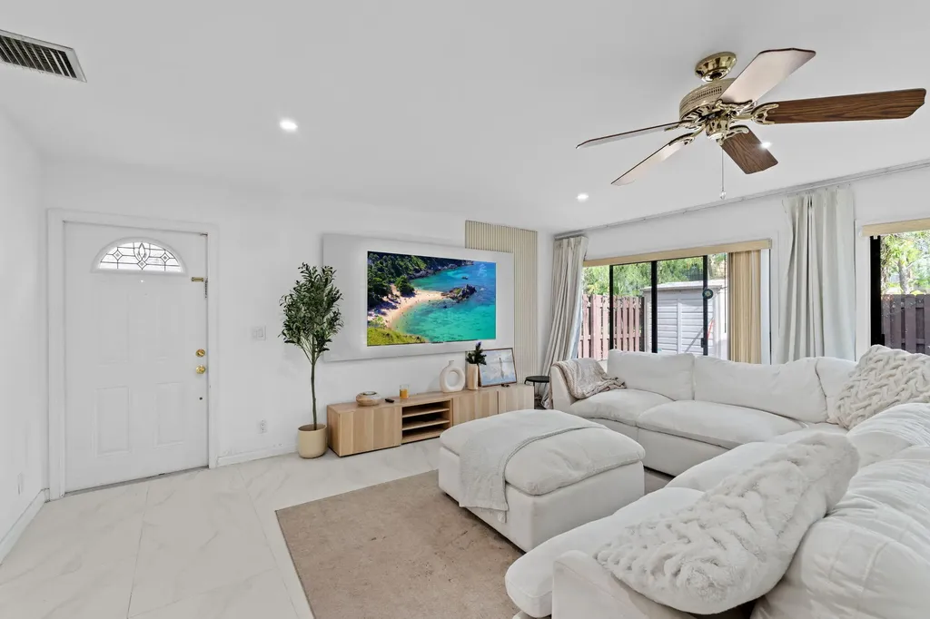 111 Weybridge Circle Royal Palm Beach FL 33411