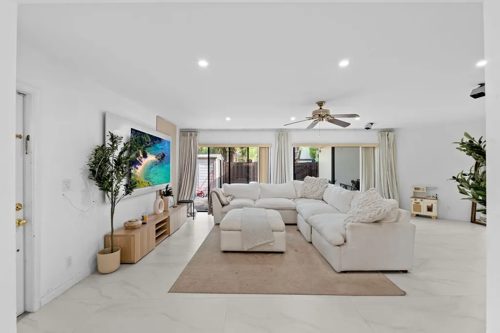 111 Weybridge Circle Royal Palm Beach FL 33411