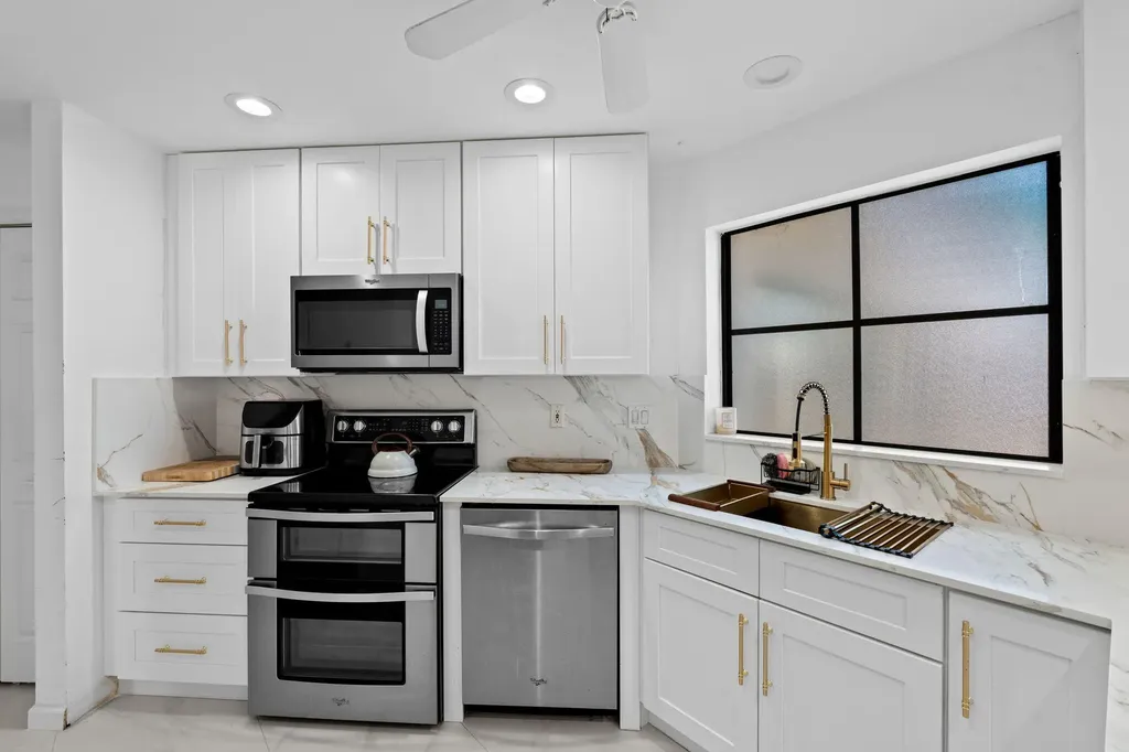 111 Weybridge Circle Royal Palm Beach FL 33411