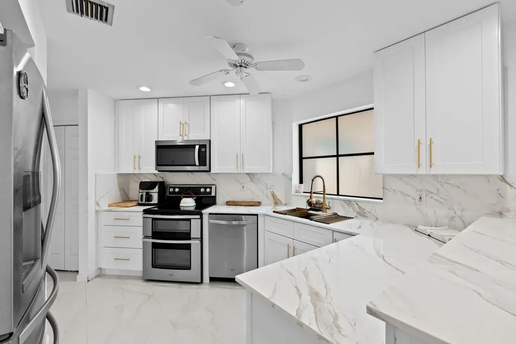 111 Weybridge Circle Royal Palm Beach FL 33411