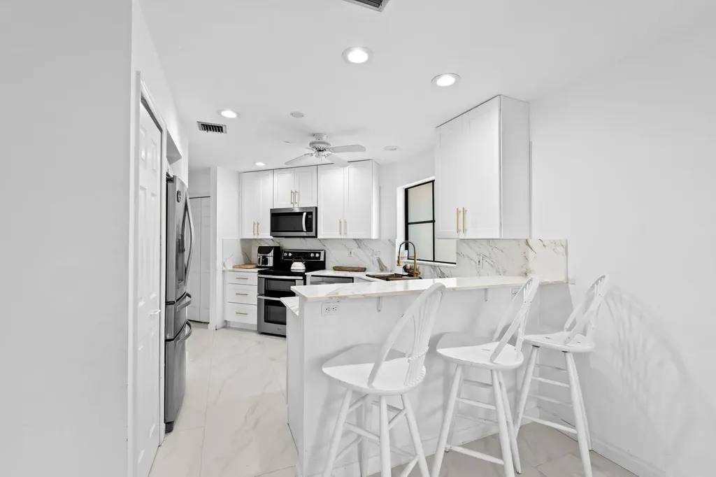 111 Weybridge Circle Royal Palm Beach FL 33411