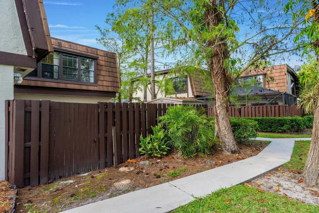 111 Weybridge Circle Royal Palm Beach FL 33411