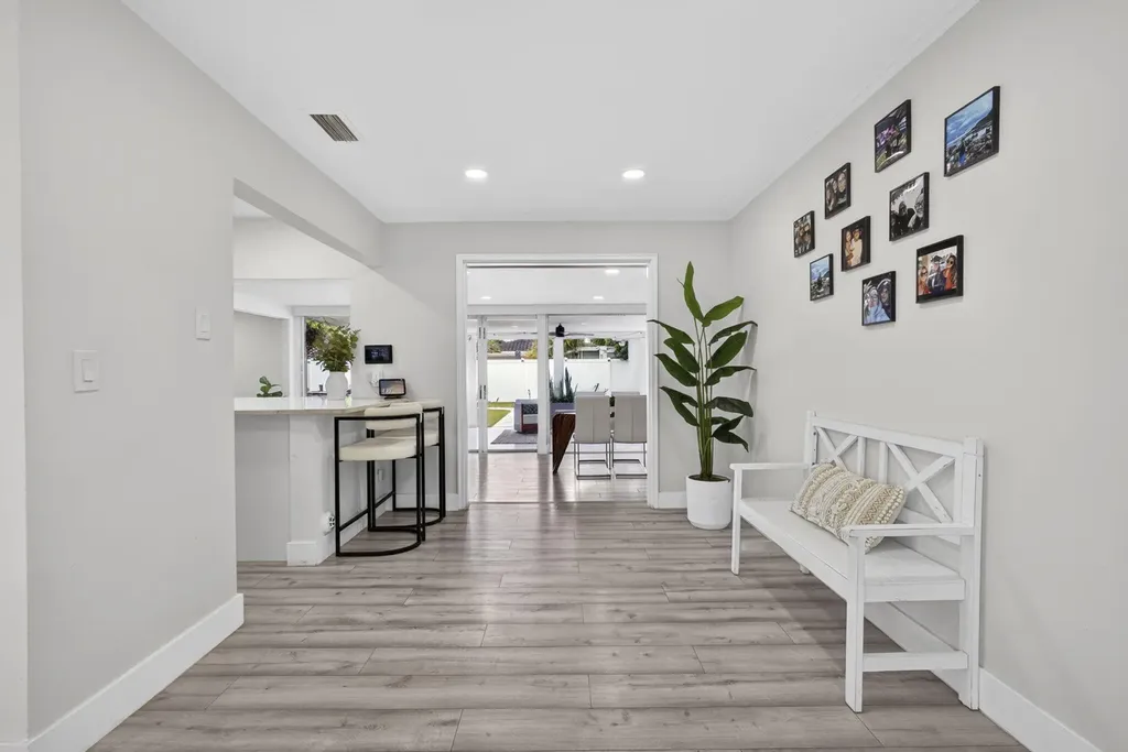 326 Alhambra Place West Palm Beach FL 33405