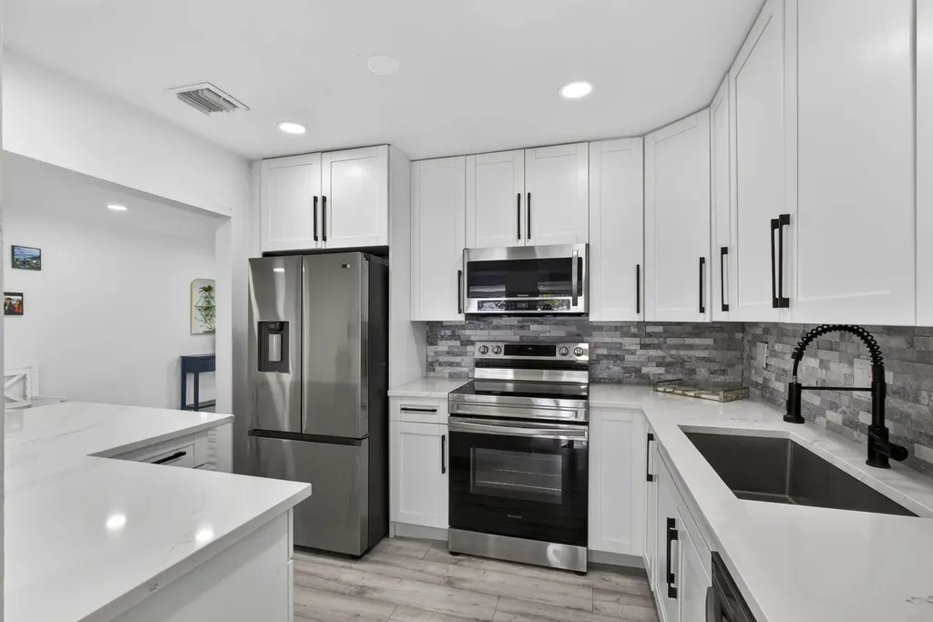 326 Alhambra Place West Palm Beach FL 33405