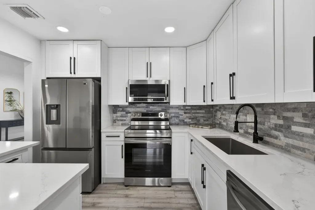 326 Alhambra Place West Palm Beach FL 33405