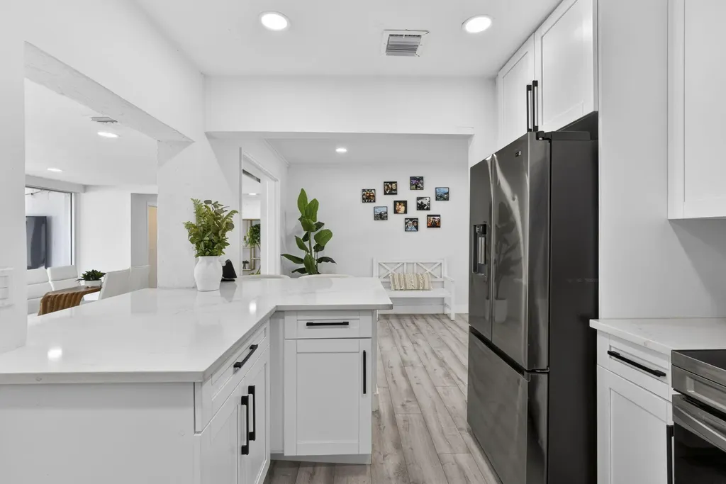 326 Alhambra Place West Palm Beach FL 33405