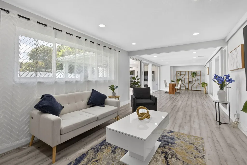 326 Alhambra Place West Palm Beach FL 33405