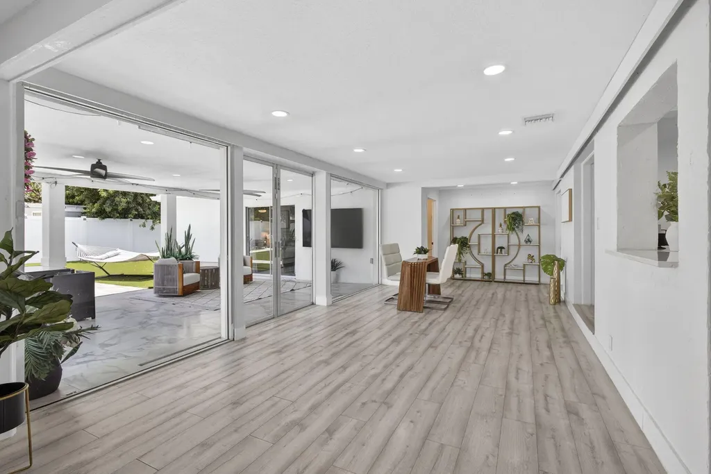 326 Alhambra Place West Palm Beach FL 33405
