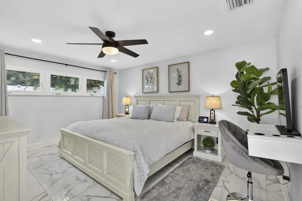 326 Alhambra Place West Palm Beach FL 33405