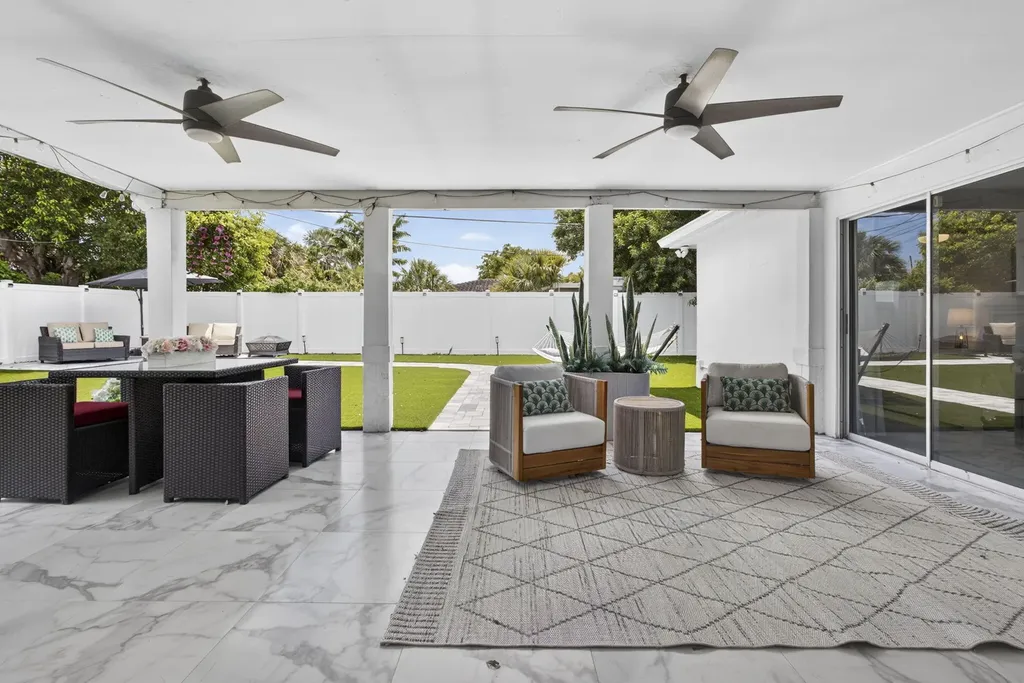 326 Alhambra Place West Palm Beach FL 33405