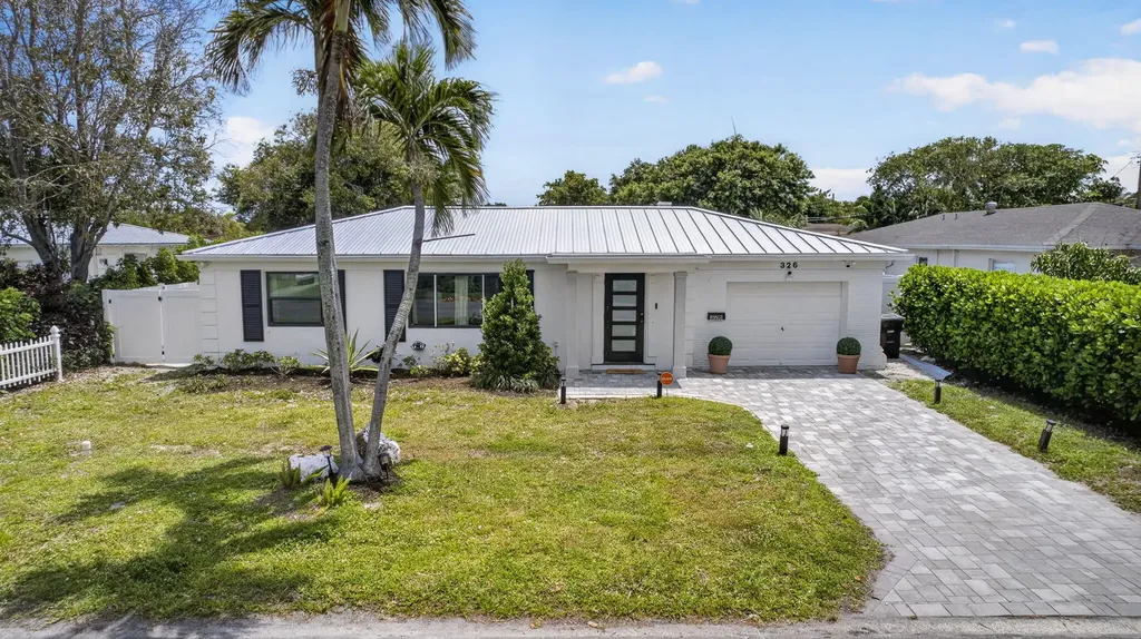 326 Alhambra Place West Palm Beach FL 33405