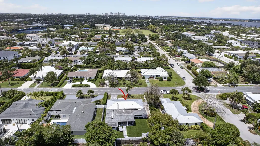 326 Alhambra Place West Palm Beach FL 33405