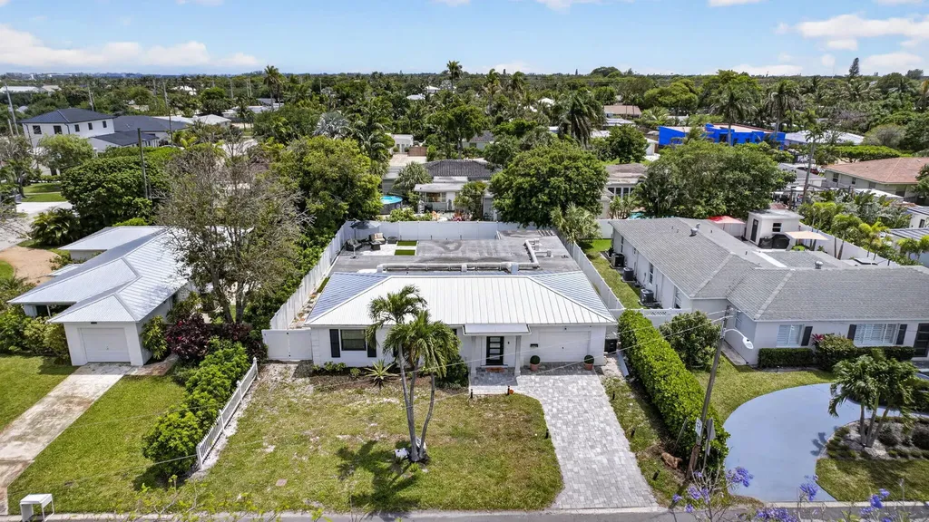 326 Alhambra Place West Palm Beach FL 33405