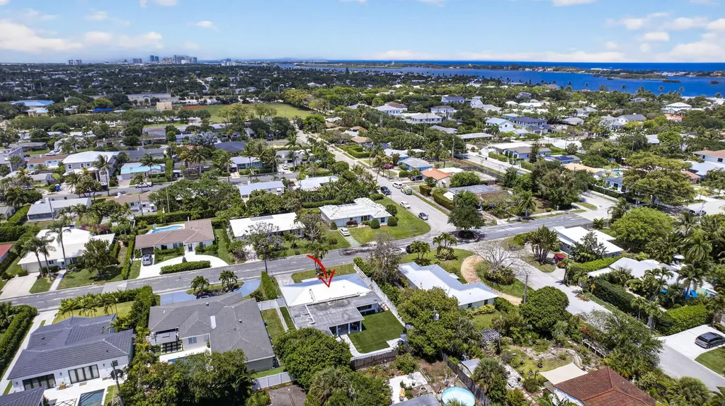 326 Alhambra Place West Palm Beach FL 33405