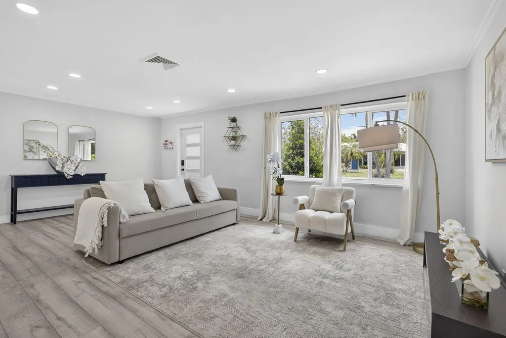 326 Alhambra Place West Palm Beach FL 33405