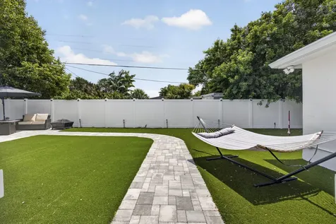 326 Alhambra Place West Palm Beach FL 33405