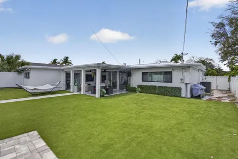 326 Alhambra Place West Palm Beach FL 33405