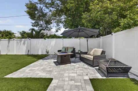 326 Alhambra Place West Palm Beach FL 33405