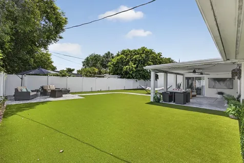 326 Alhambra Place West Palm Beach FL 33405