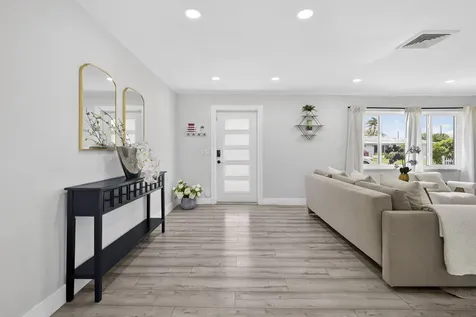 326 Alhambra Place West Palm Beach FL 33405