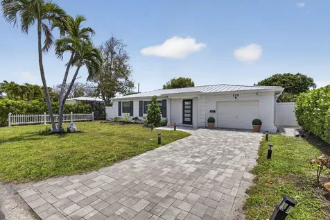 326 Alhambra Place West Palm Beach FL 33405