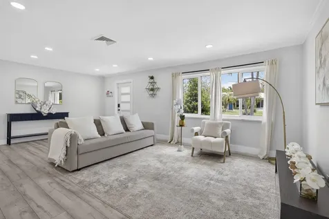 326 Alhambra Place West Palm Beach FL 33405