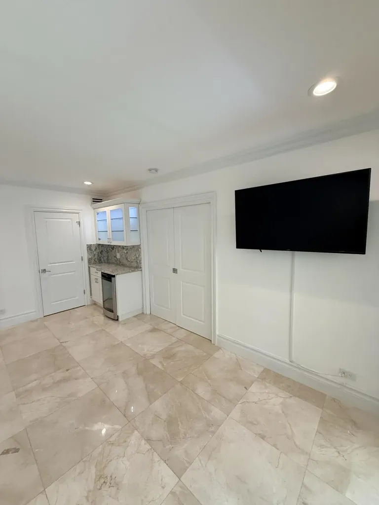 225 Everglade Avenue Palm Beach FL 33480