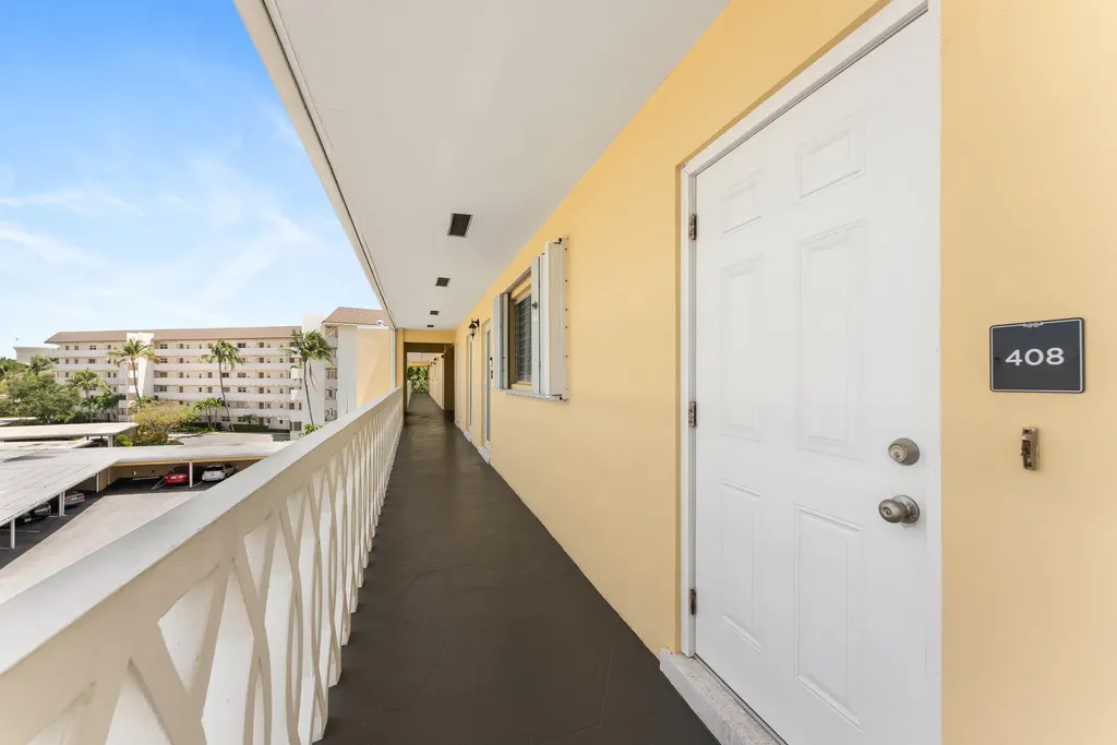 330 N Federal Highway Deerfield Beach FL 33441