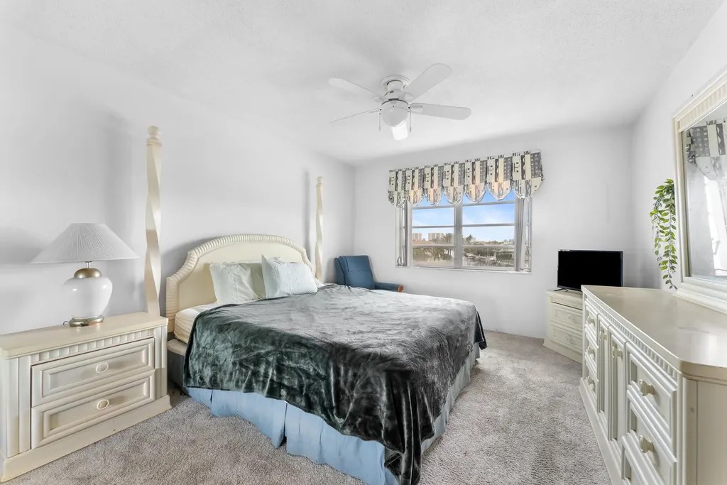 330 N Federal Highway Deerfield Beach FL 33441