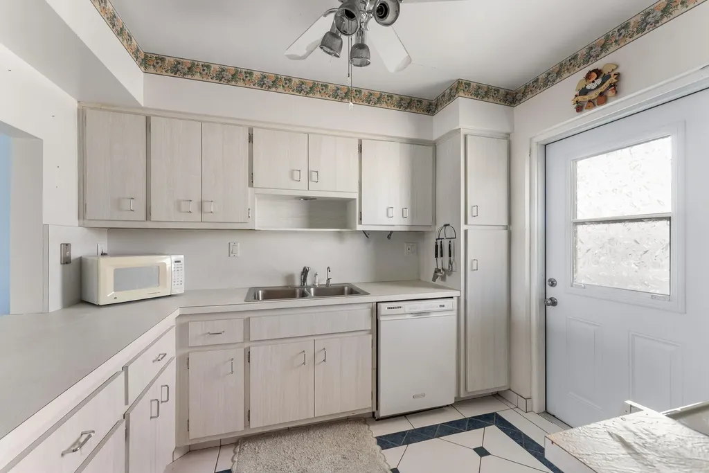 330 N Federal Highway Deerfield Beach FL 33441