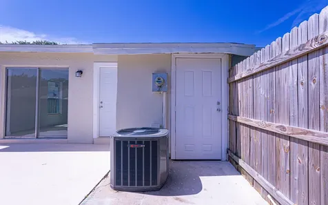5815 S 38th Street Greenacres FL 33463