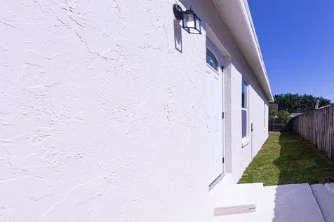 5815 S 38th Street Greenacres FL 33463