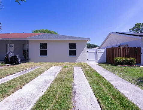5815 S 38th Street Greenacres FL 33463