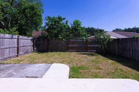 5815 S 38th Street Greenacres FL 33463