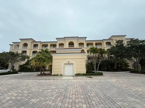 11 W Harbour Isle Drive W Fort Pierce FL 34949
