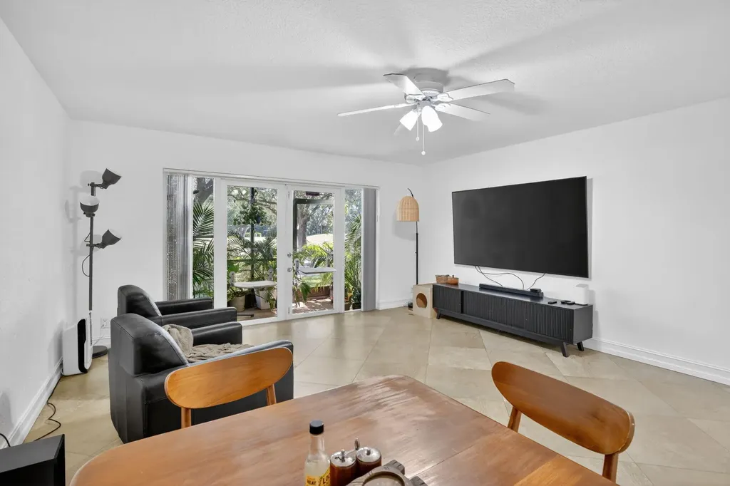 9101 Jacaranda Lane Plantation FL 33324