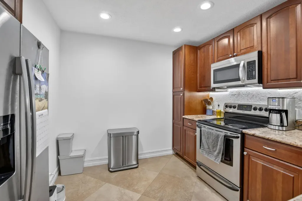 9101 Jacaranda Lane Plantation FL 33324