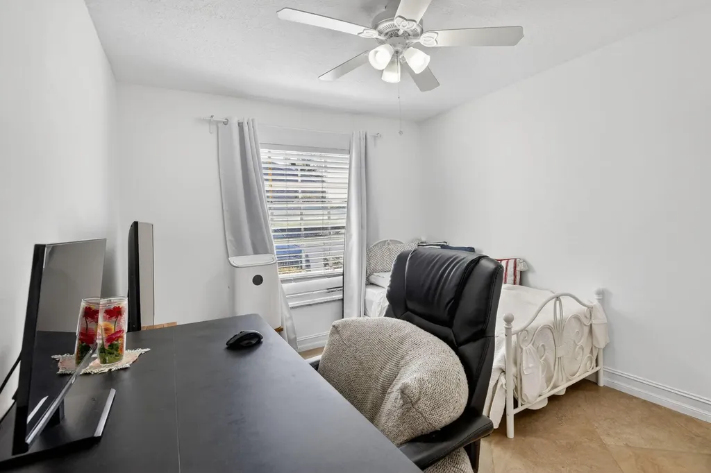 9101 Jacaranda Lane Plantation FL 33324
