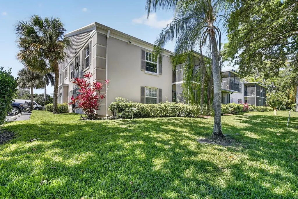 9101 Jacaranda Lane Plantation FL 33324