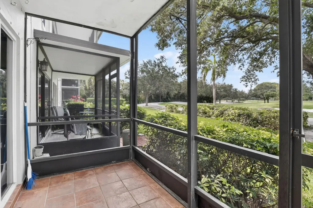 9101 Jacaranda Lane Plantation FL 33324