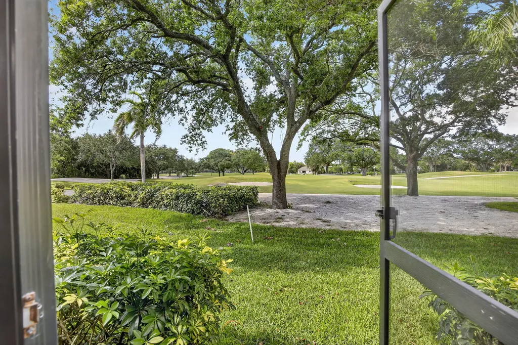 9101 Jacaranda Lane Plantation FL 33324