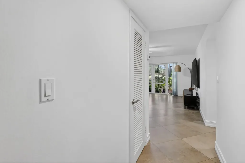 9101 Jacaranda Lane Plantation FL 33324