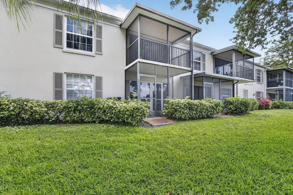 9101 Jacaranda Lane Plantation FL 33324