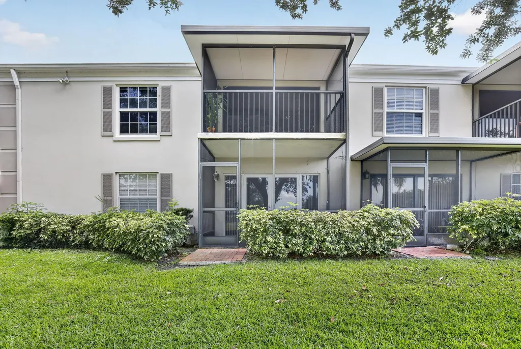 9101 Jacaranda Lane Plantation FL 33324