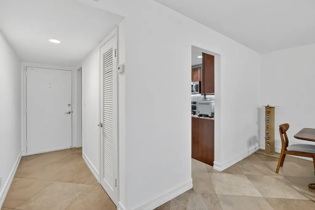 9101 Jacaranda Lane Plantation FL 33324